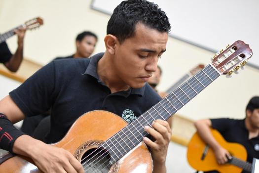 Rafael Emilio Villegas Velaides - Artistas Festival Internacional de Guitarra Cartagena